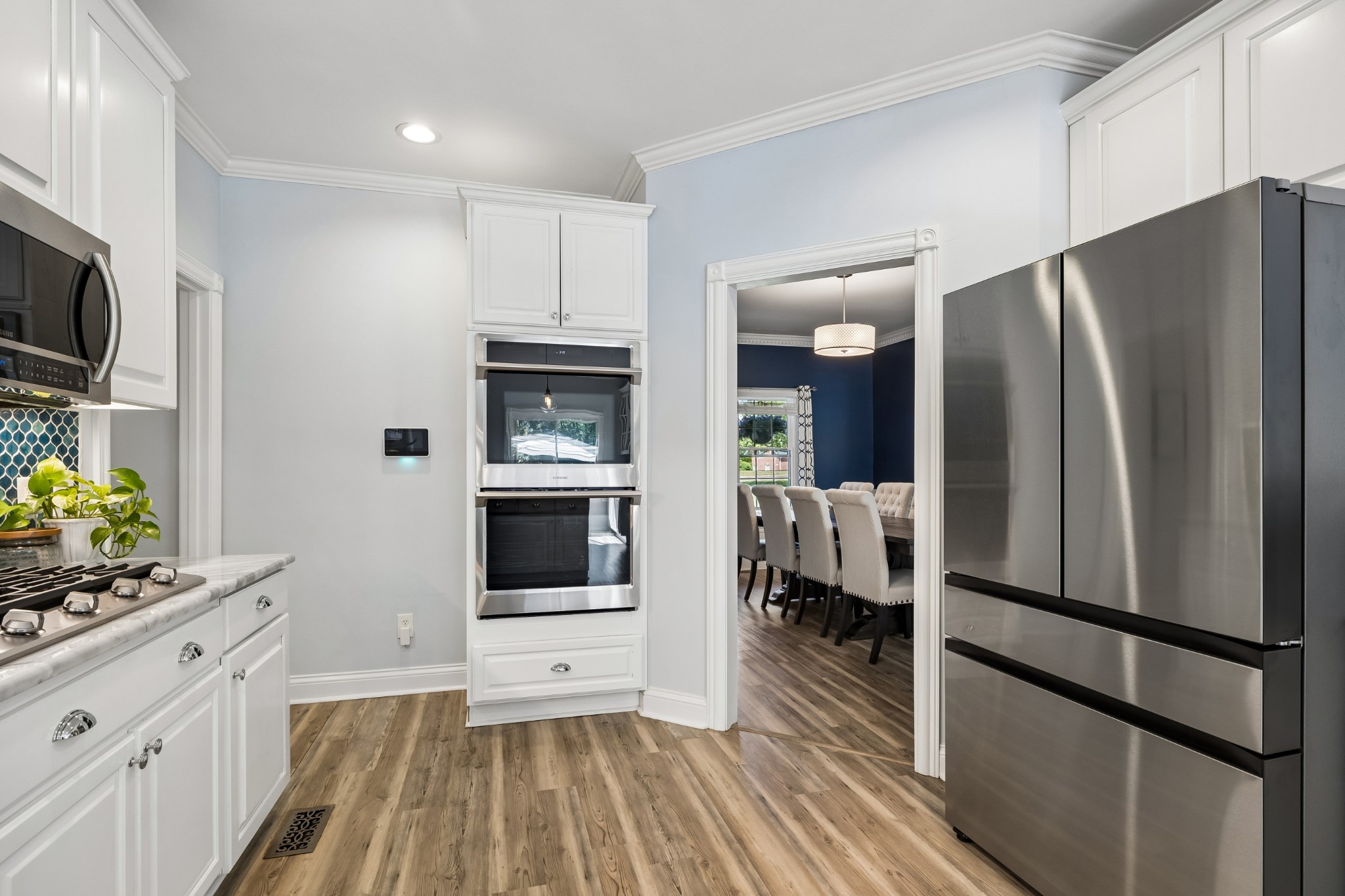 1011 Rosemont Ter