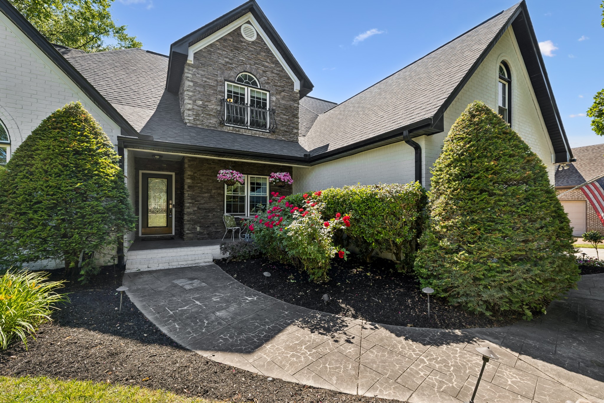 1011 Rosemont Ter