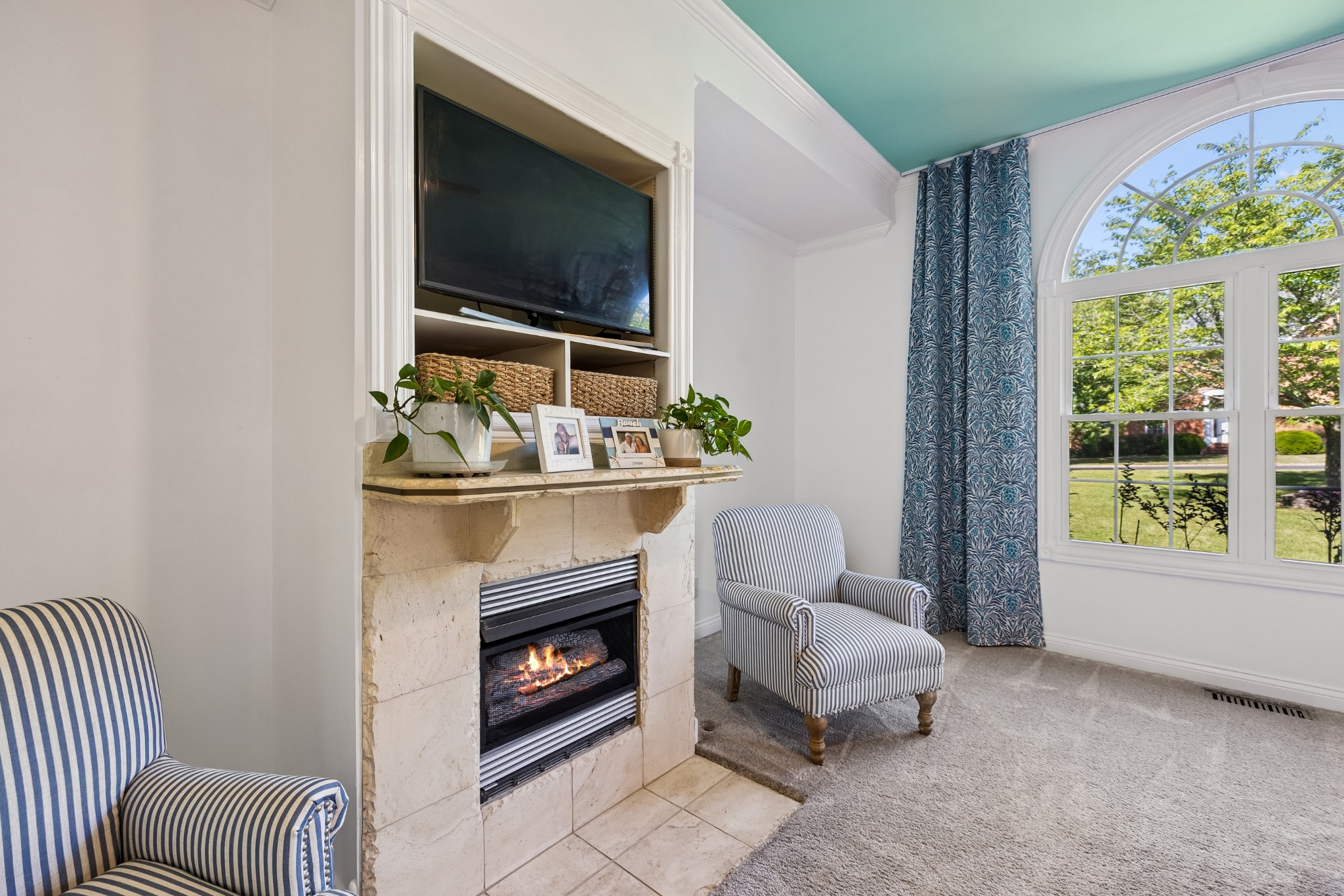 1011 Rosemont Ter