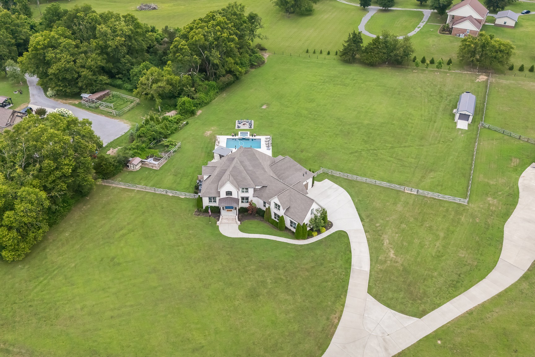 825A Douglas Bend Rd