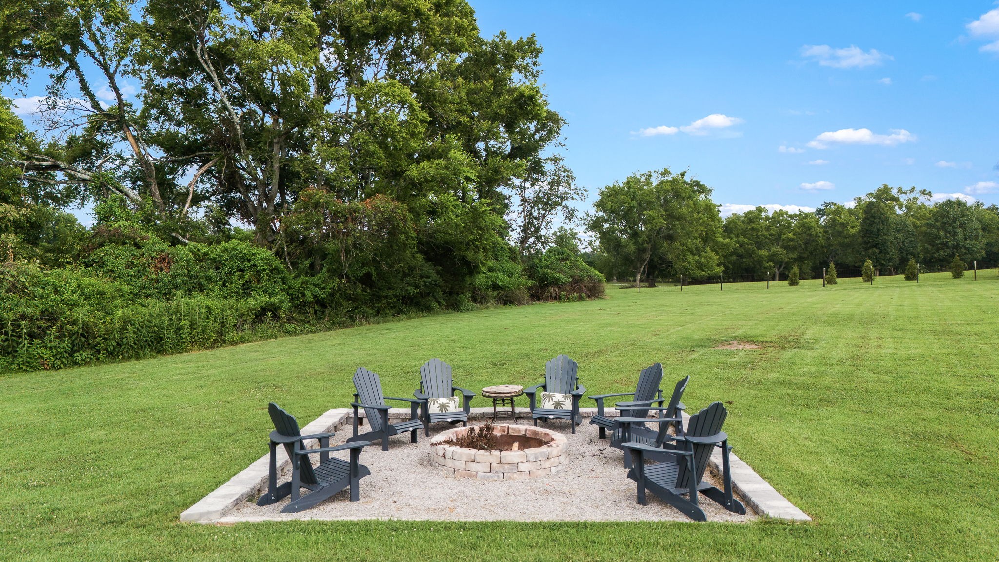 825A Douglas Bend Rd