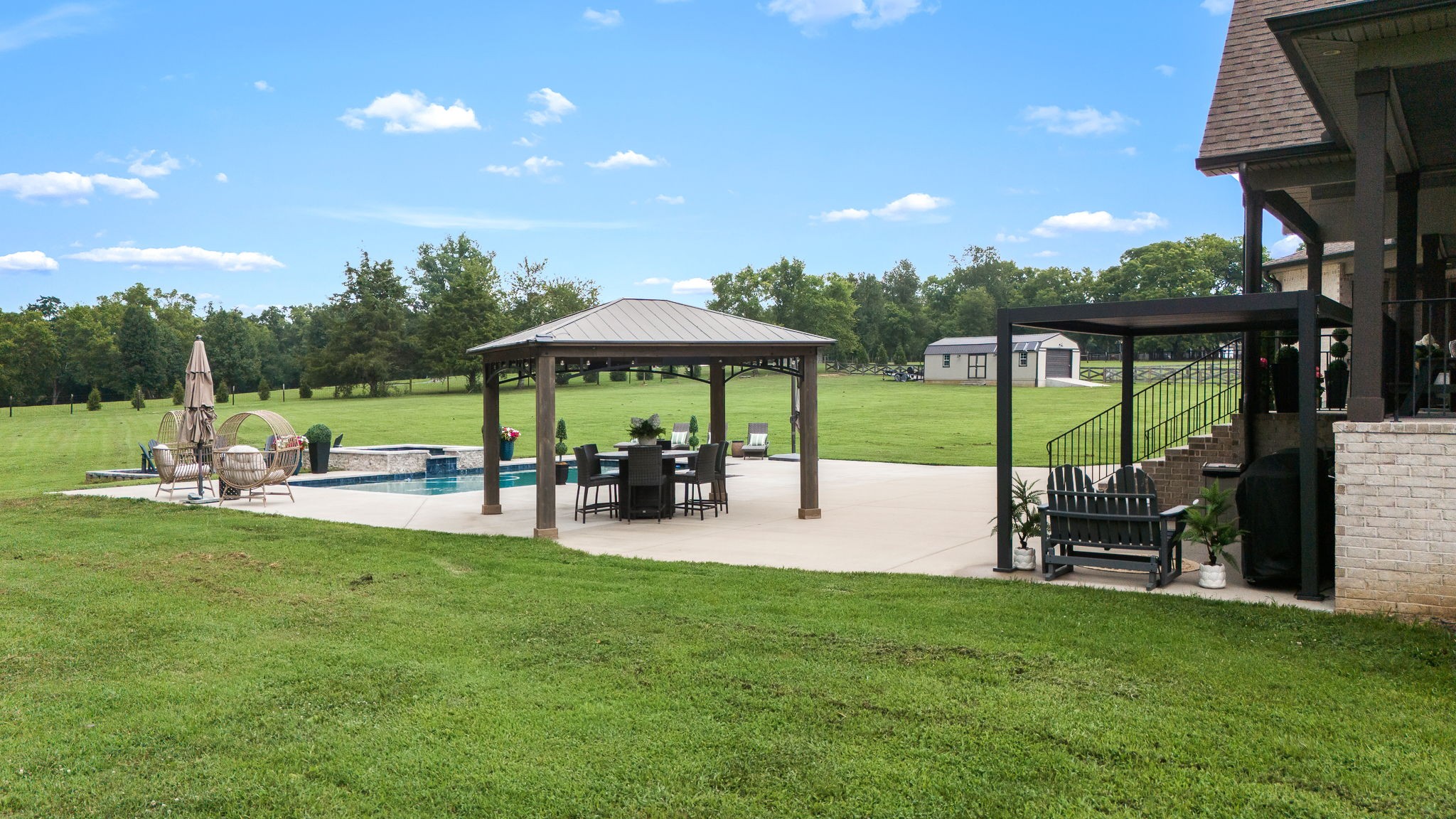 825A Douglas Bend Rd