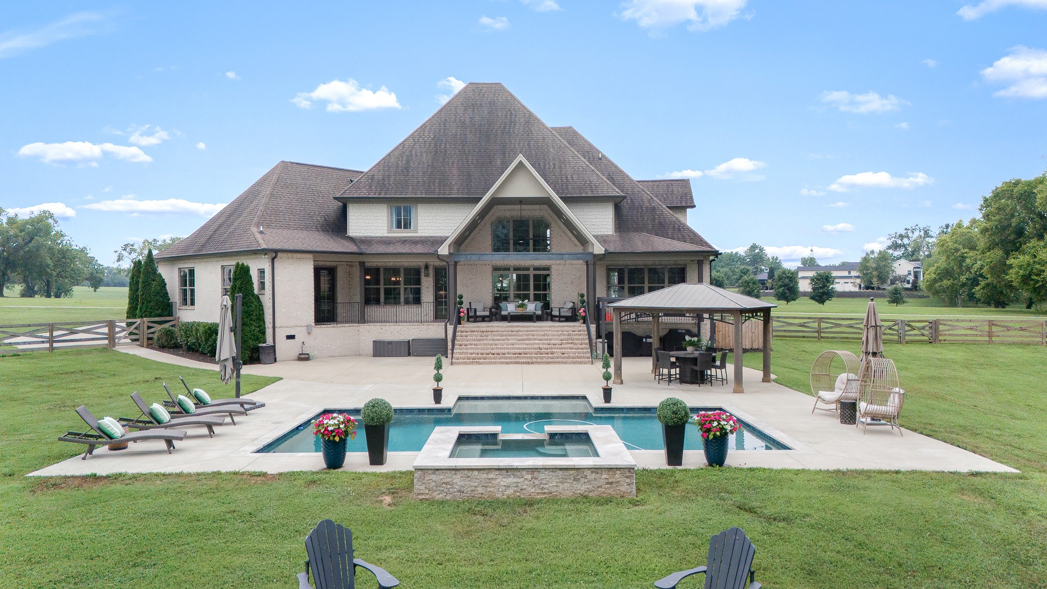 825A Douglas Bend Rd