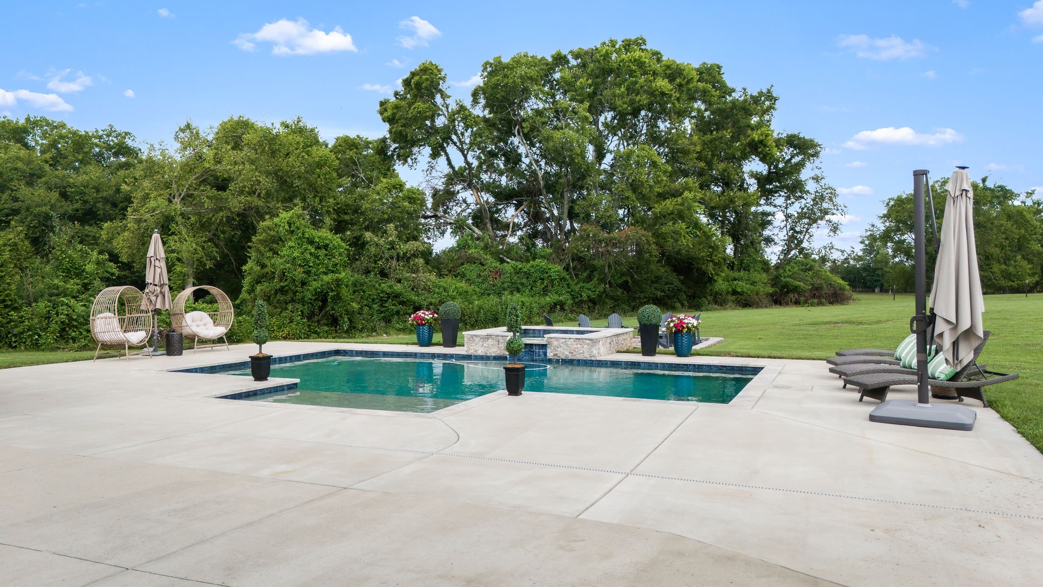 825A Douglas Bend Rd