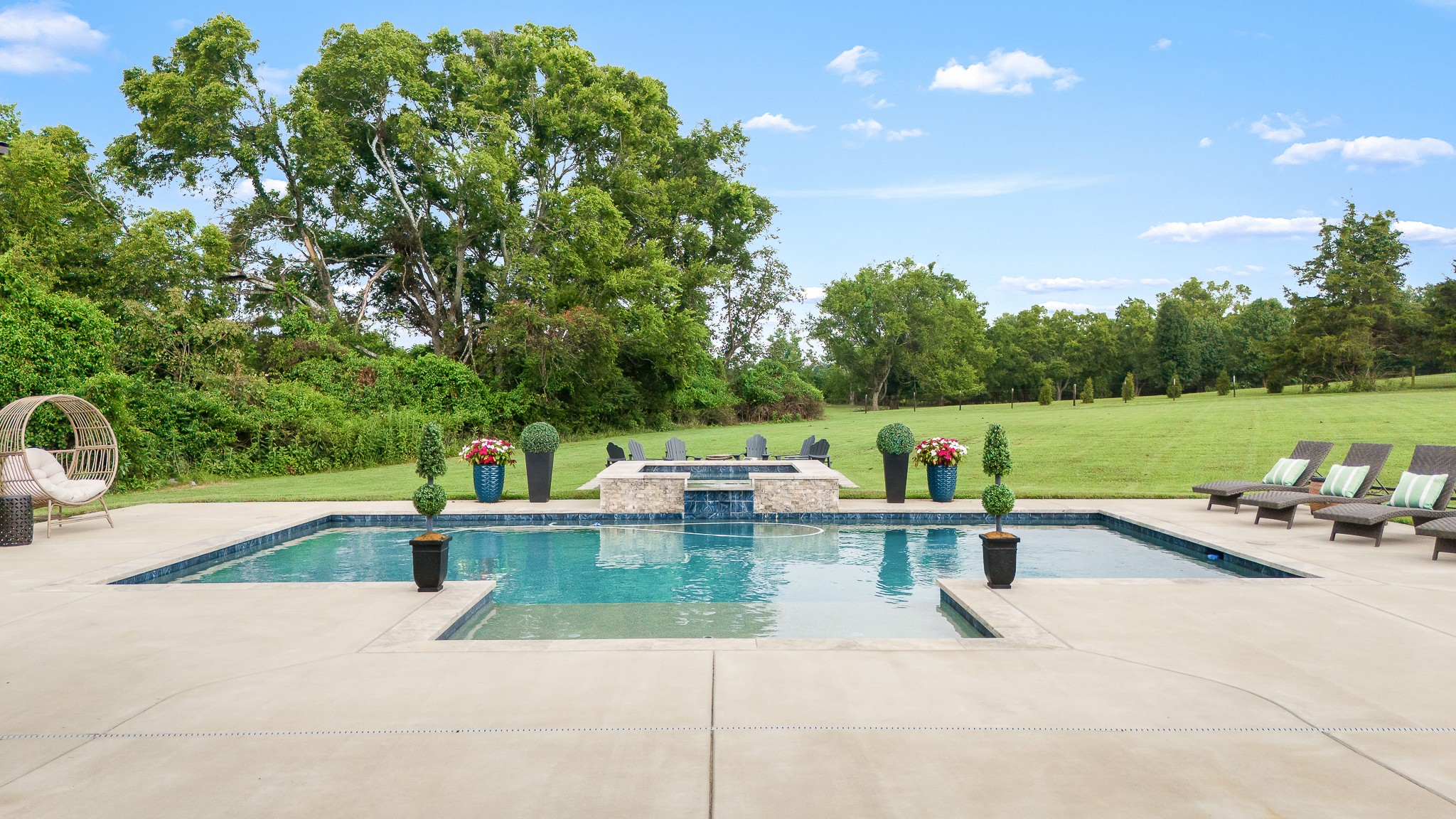 825A Douglas Bend Rd