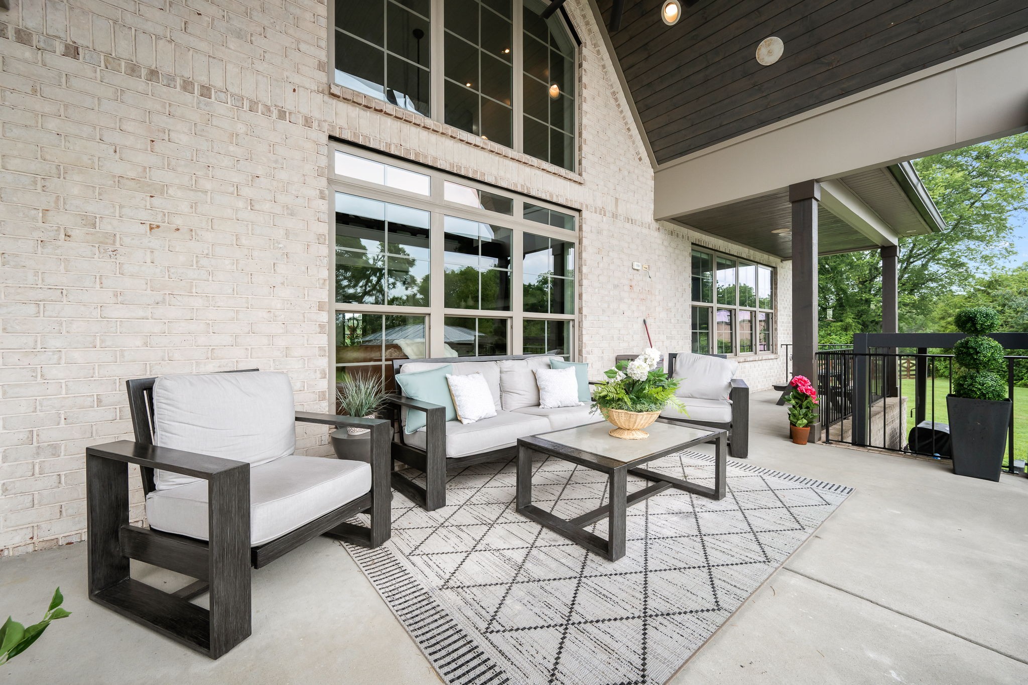 825A Douglas Bend Rd