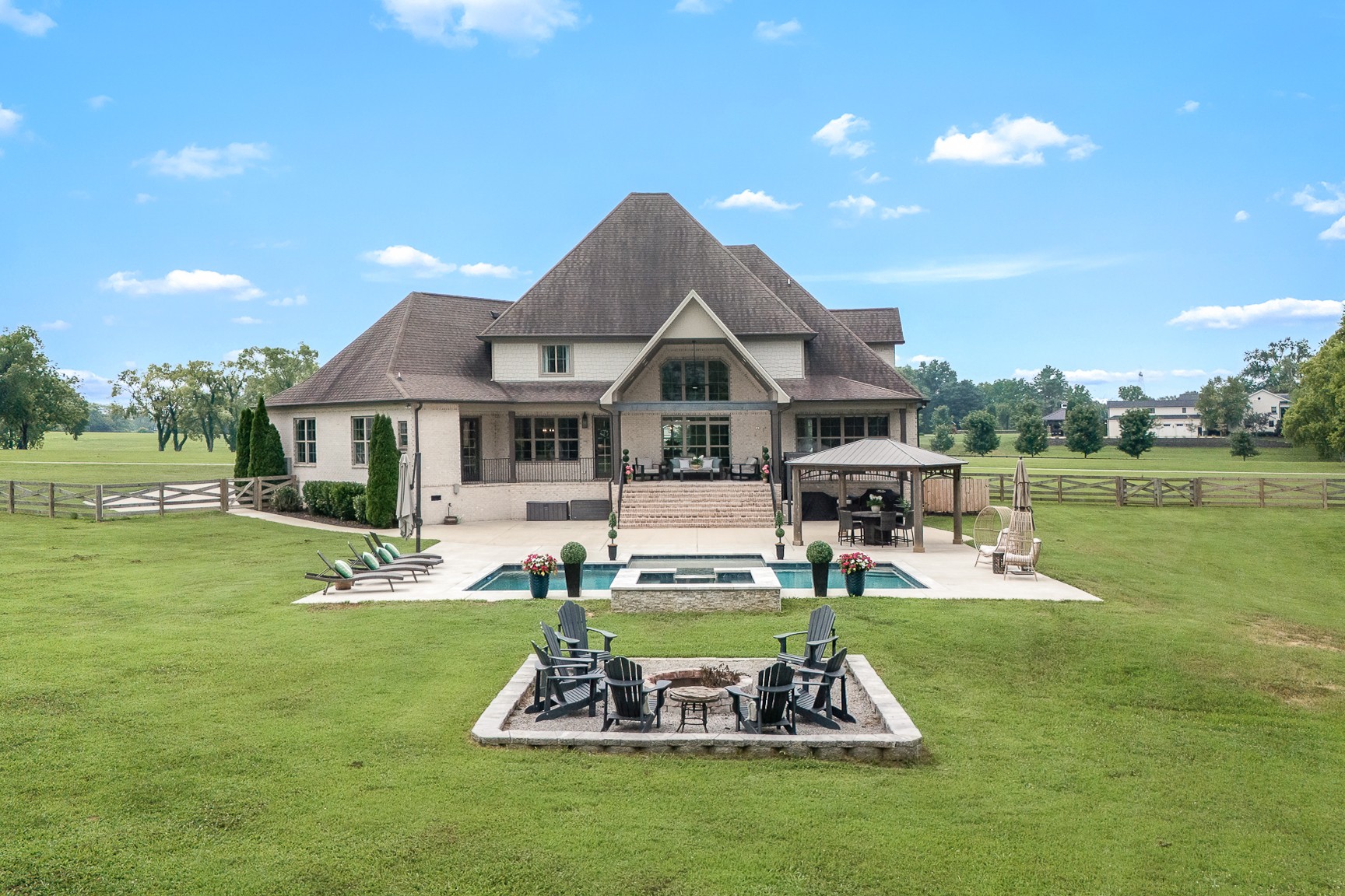 825A Douglas Bend Rd