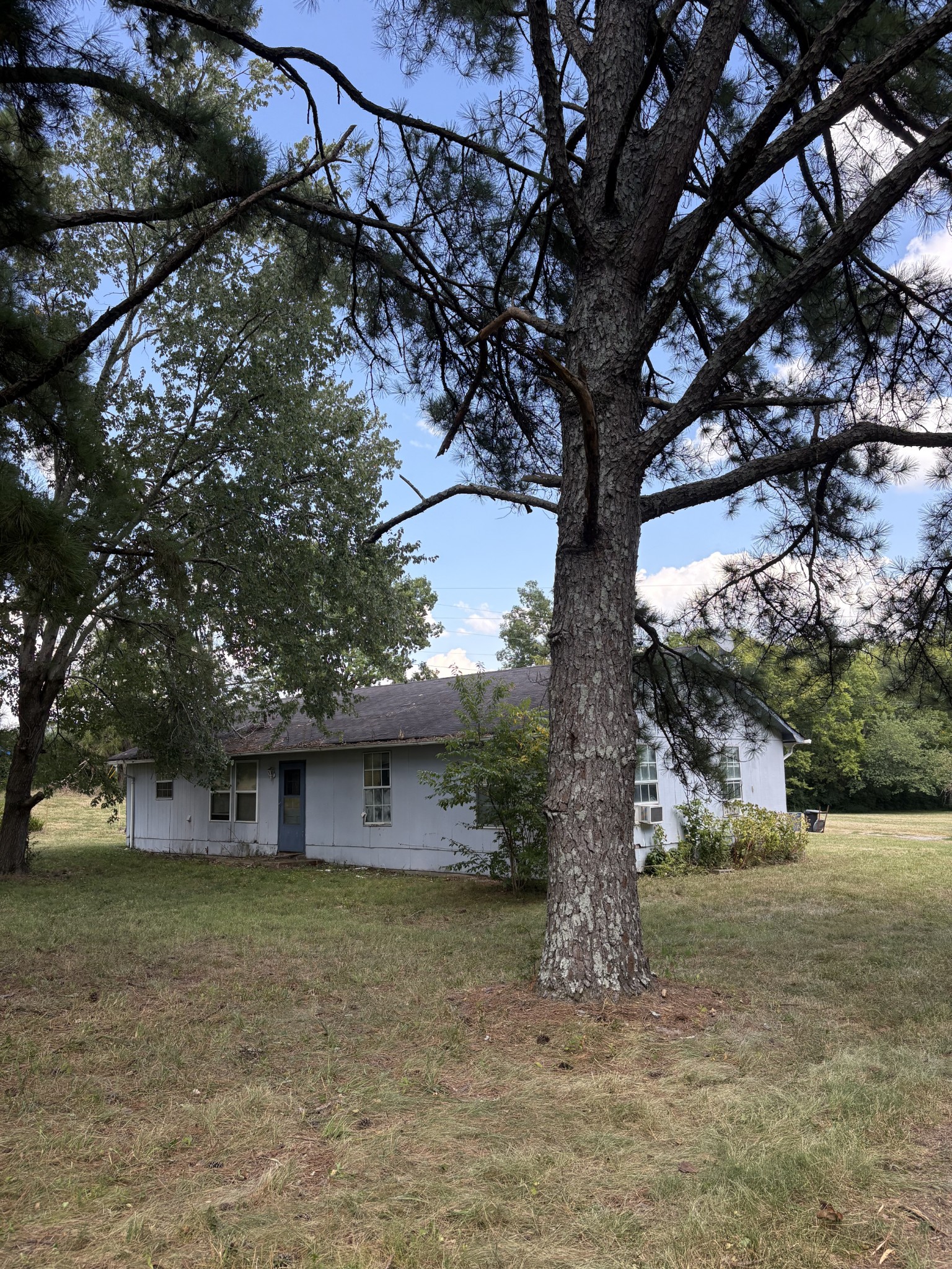 362 Neals Ln