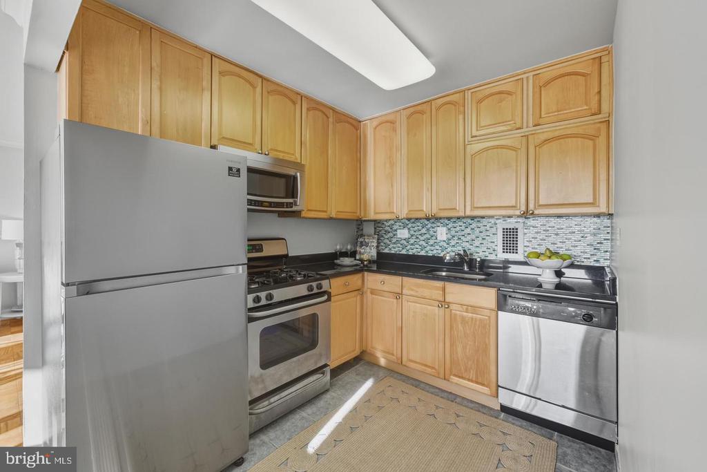 401 N ARMISTEAD STREET 504