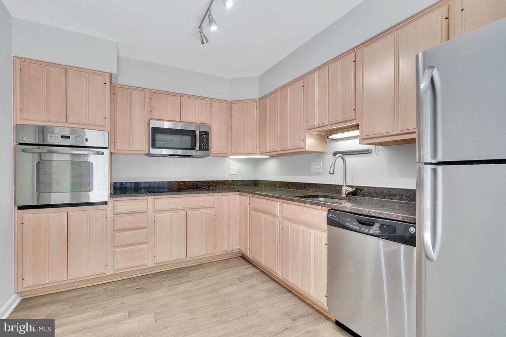 2921 ESPANA CT