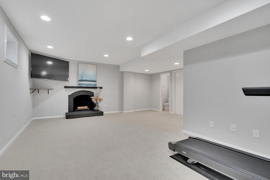 2921 ESPANA CT