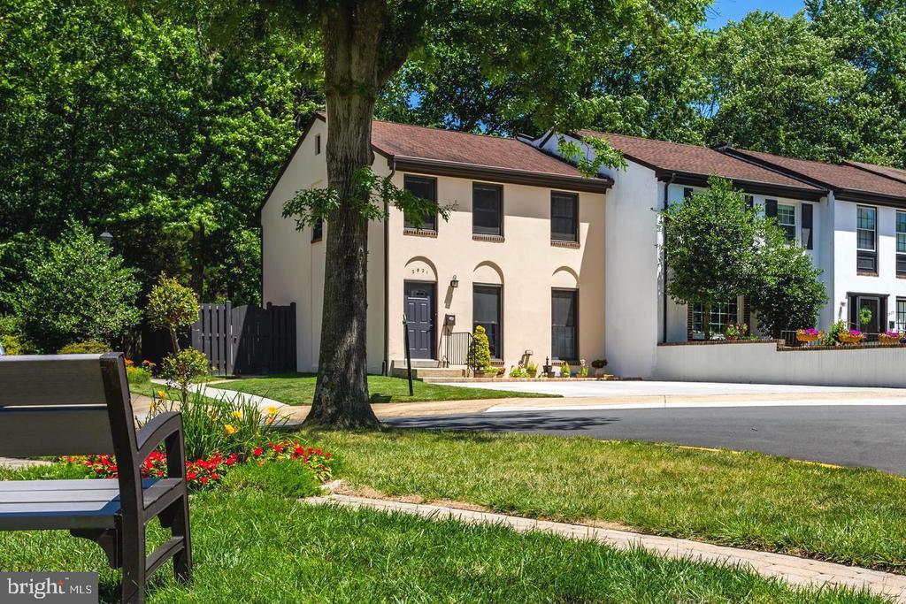 2921 ESPANA CT