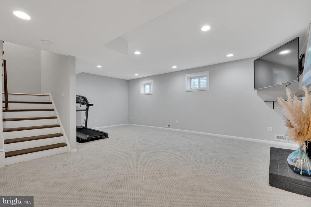 2921 ESPANA CT