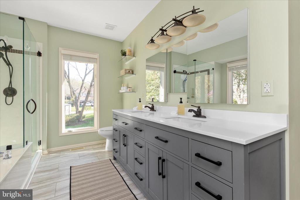 9107 MEADOWCREEK LANE
