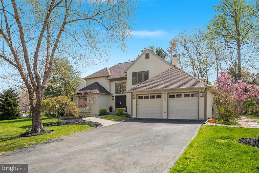 9107 MEADOWCREEK LANE