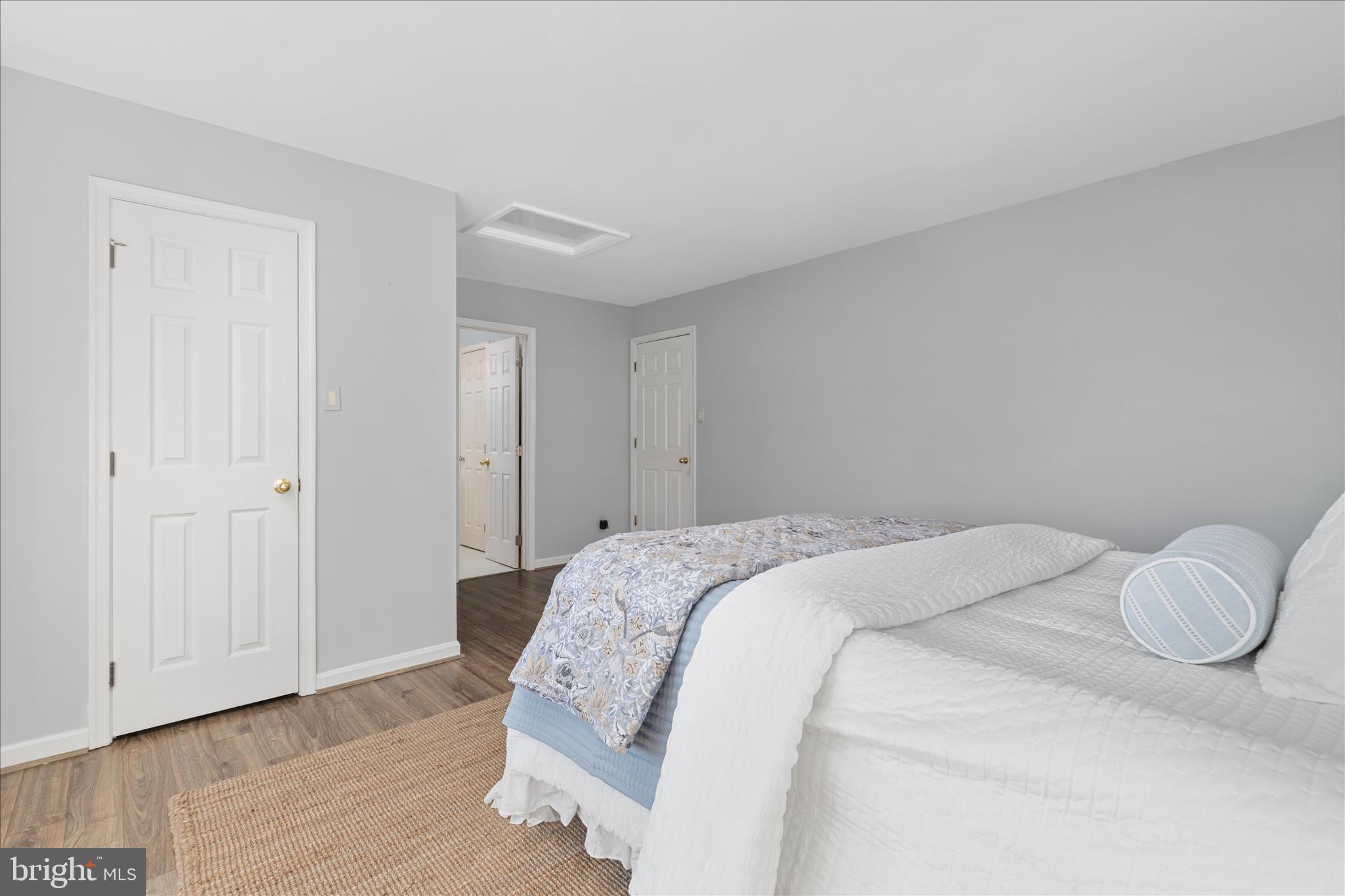 9107 MEADOWCREEK LANE