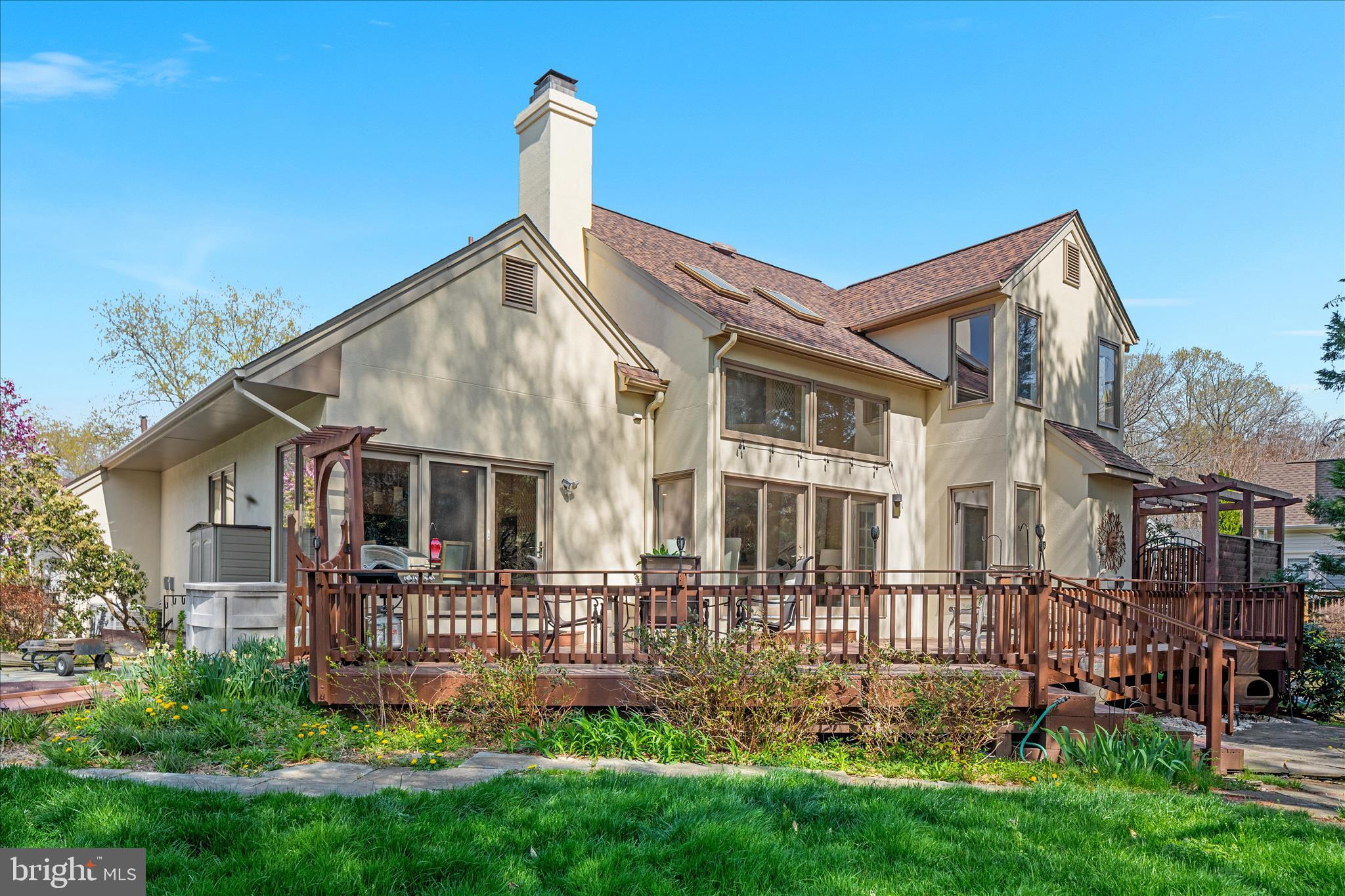 9107 MEADOWCREEK LANE