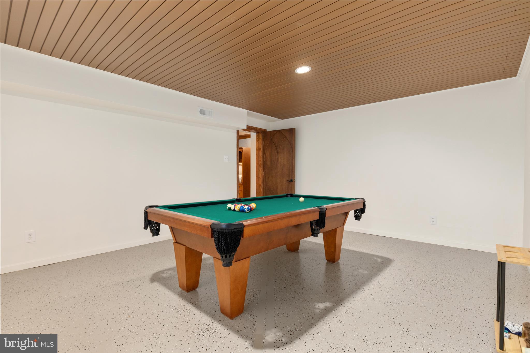 9107 MEADOWCREEK LANE