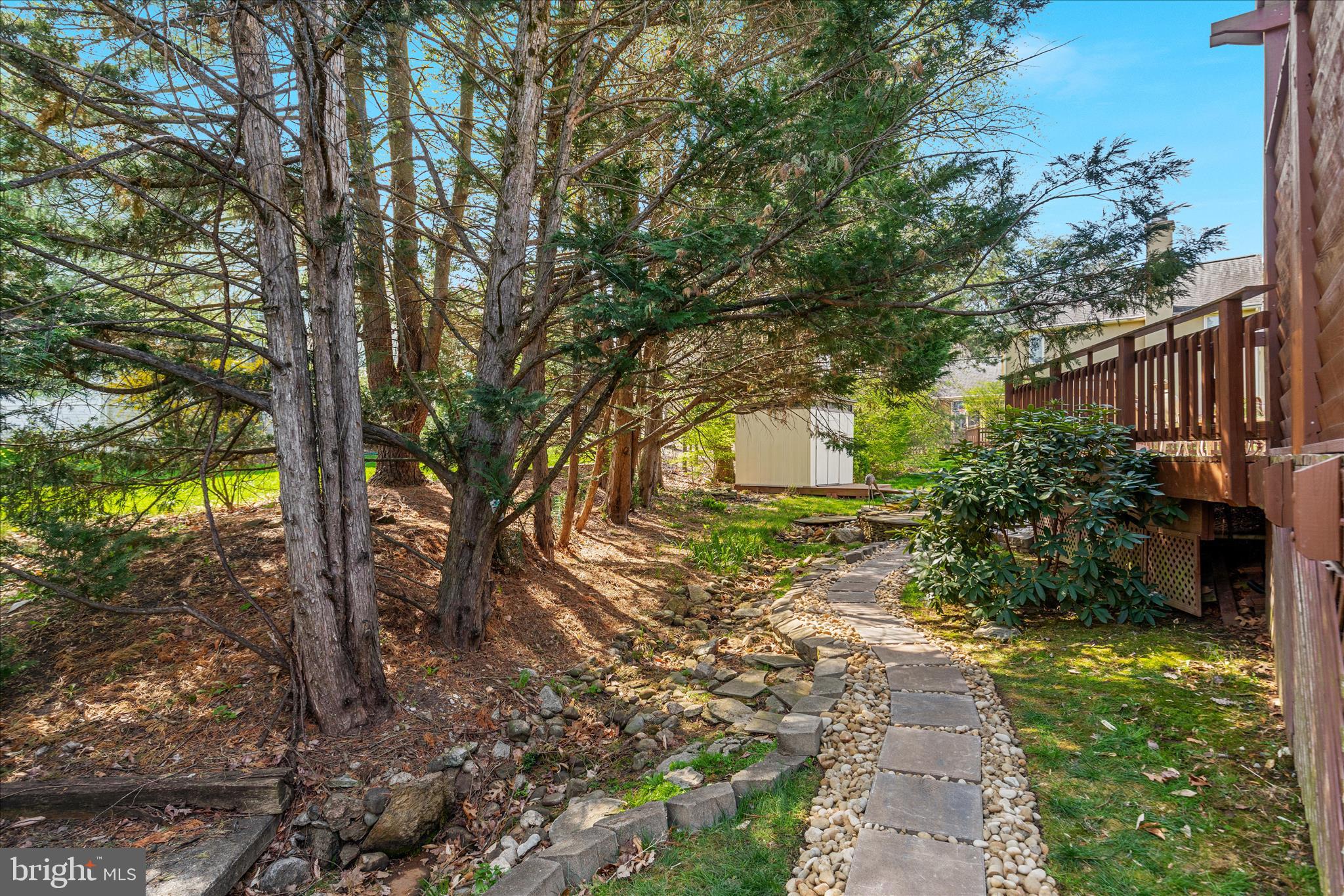 9107 MEADOWCREEK LANE