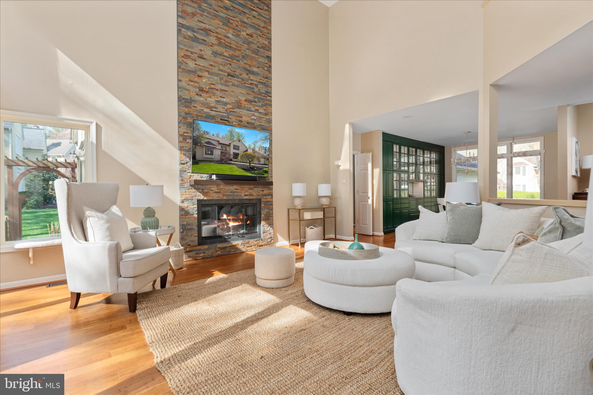 9107 MEADOWCREEK LANE