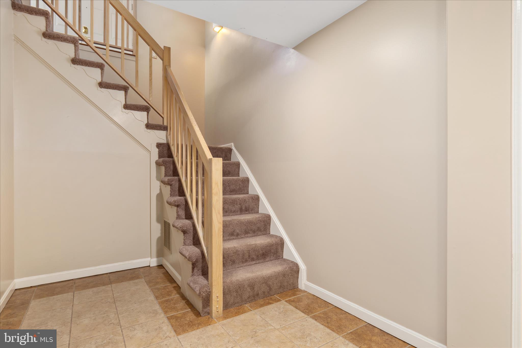 9107 MEADOWCREEK LANE