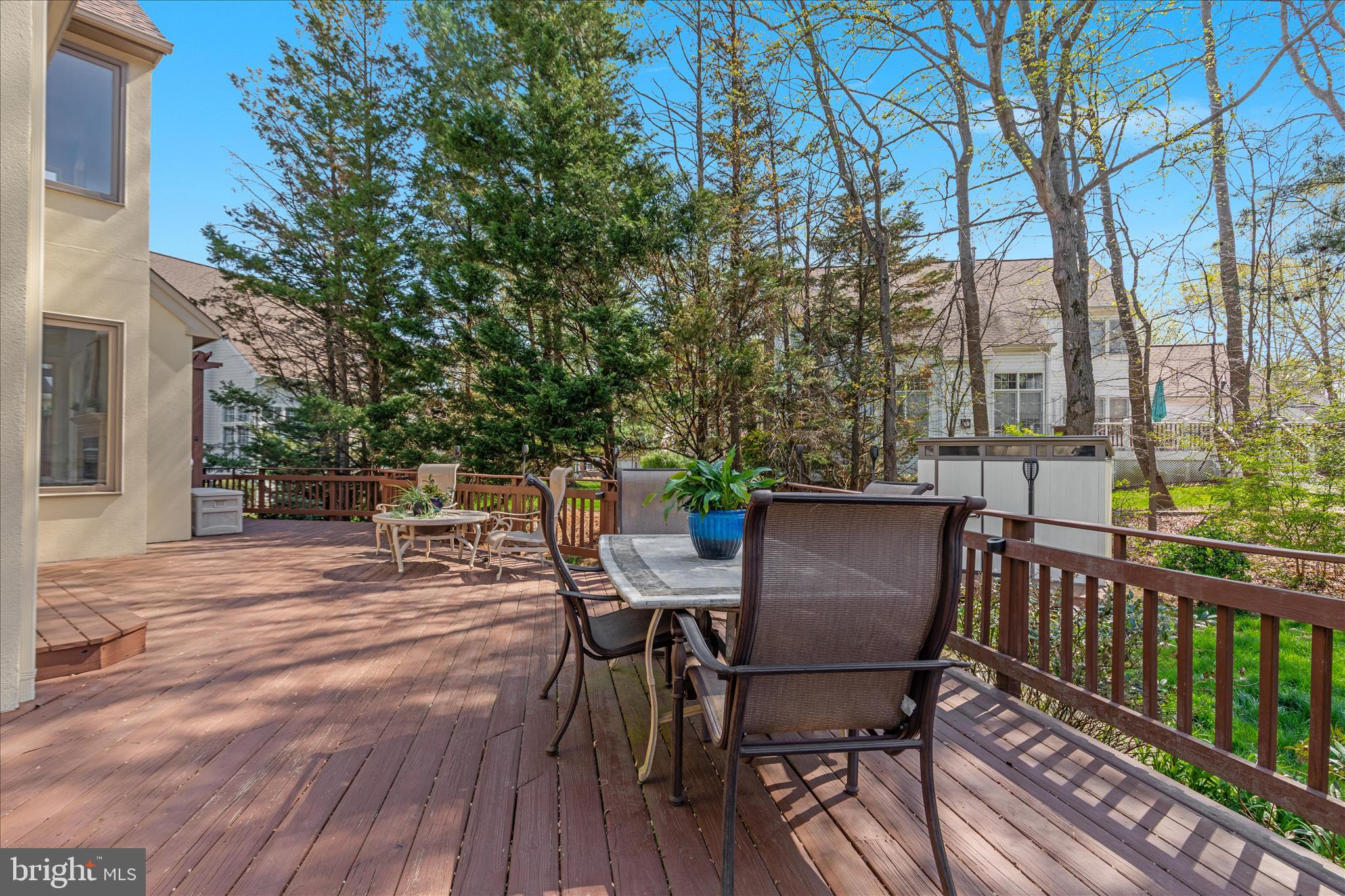 9107 MEADOWCREEK LANE