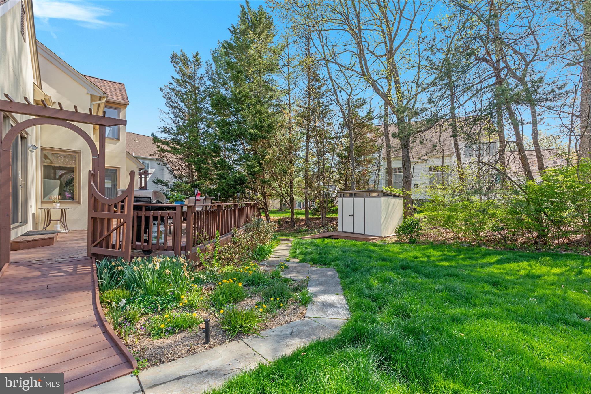 9107 MEADOWCREEK LANE