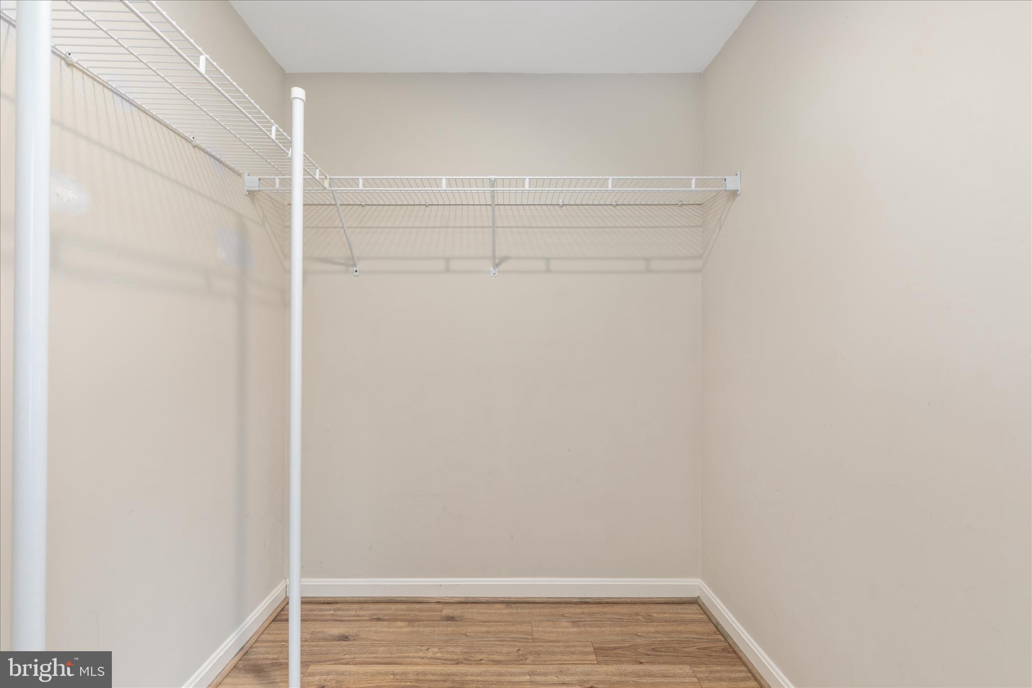 9107 MEADOWCREEK LANE