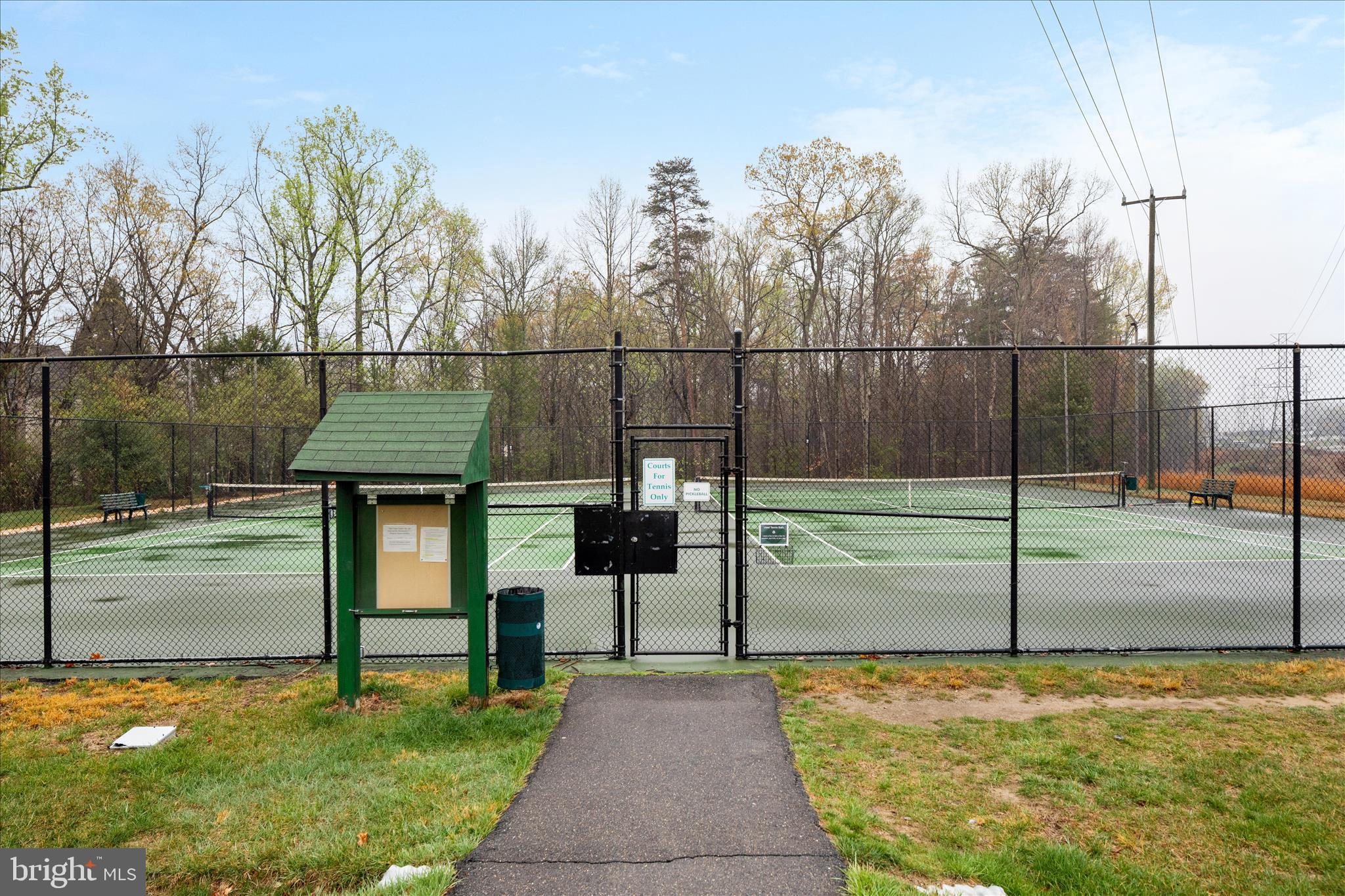 9107 MEADOWCREEK LANE