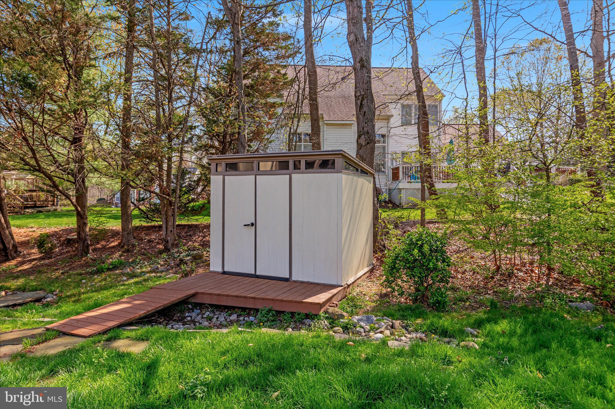 9107 MEADOWCREEK LANE