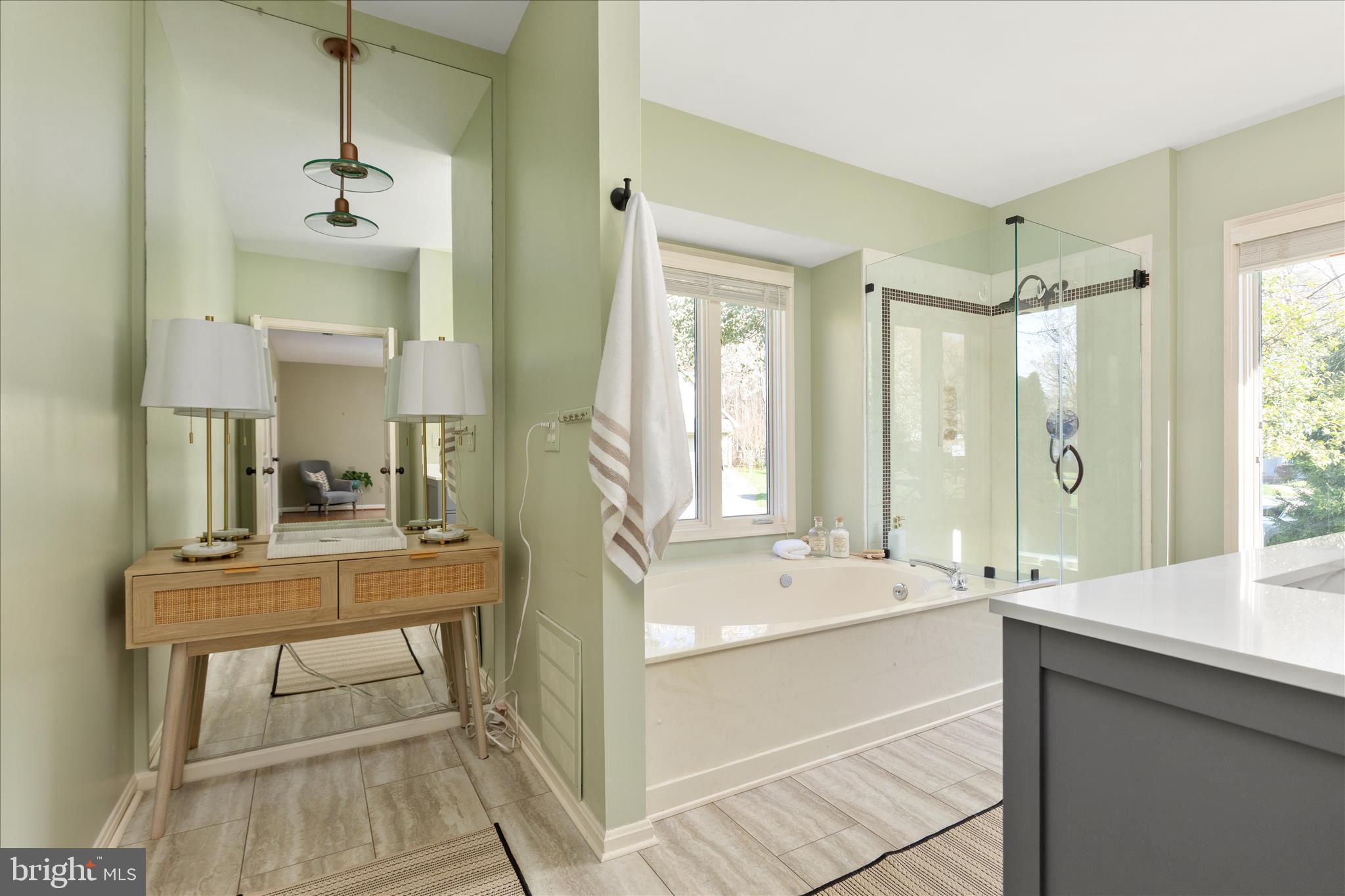 9107 MEADOWCREEK LANE