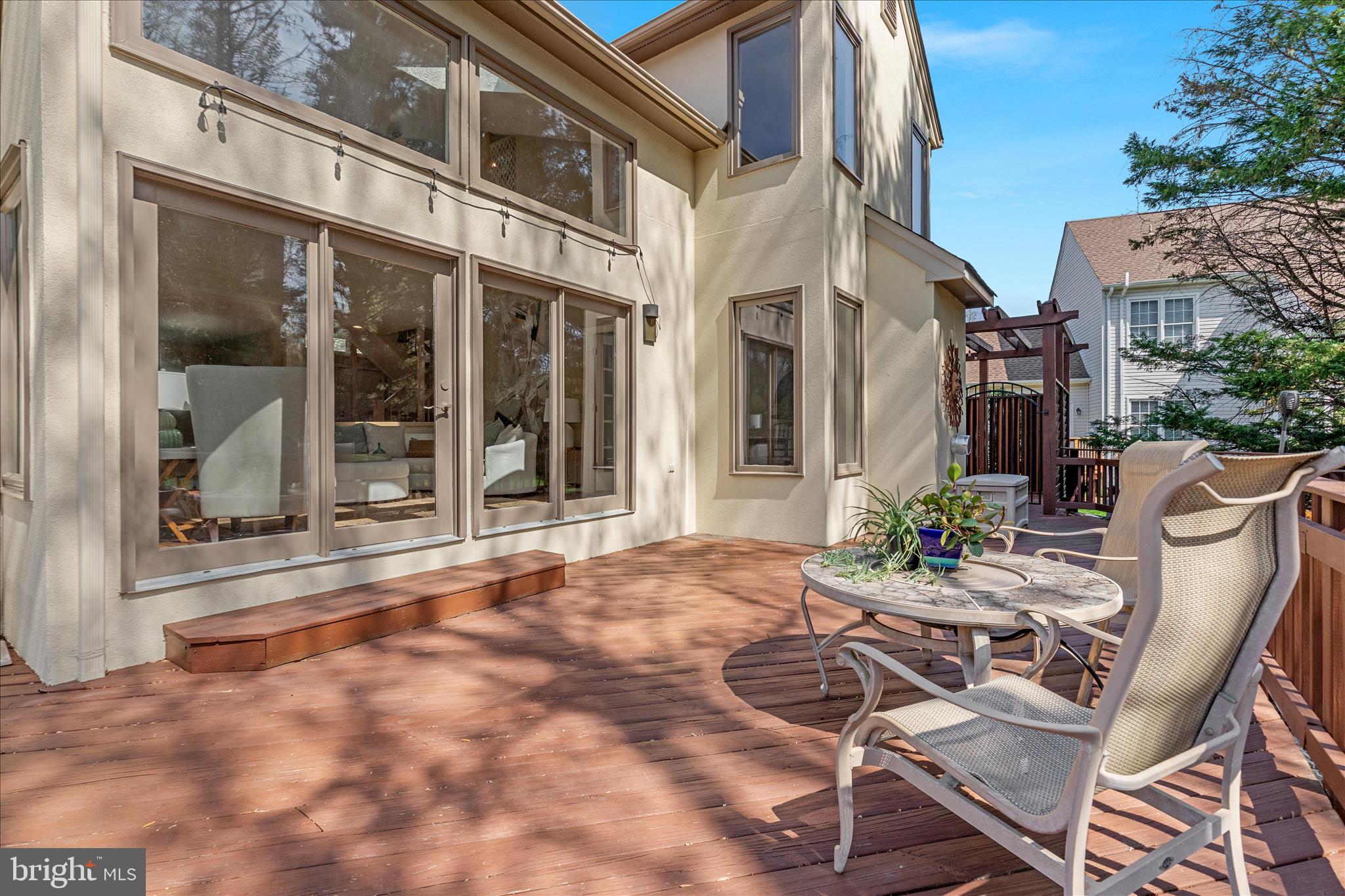 9107 MEADOWCREEK LANE