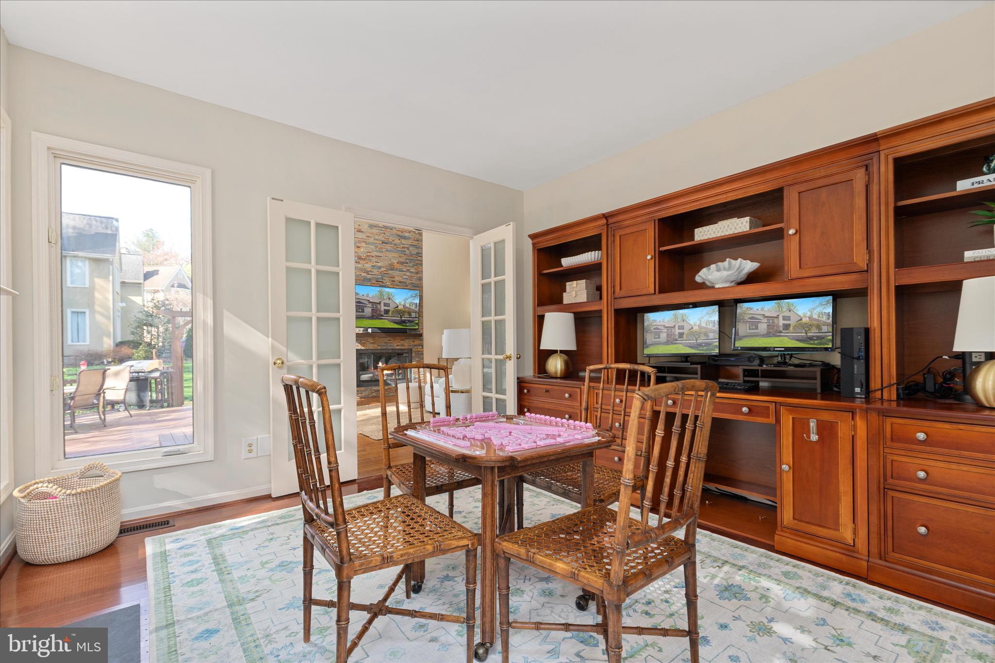 9107 MEADOWCREEK LANE