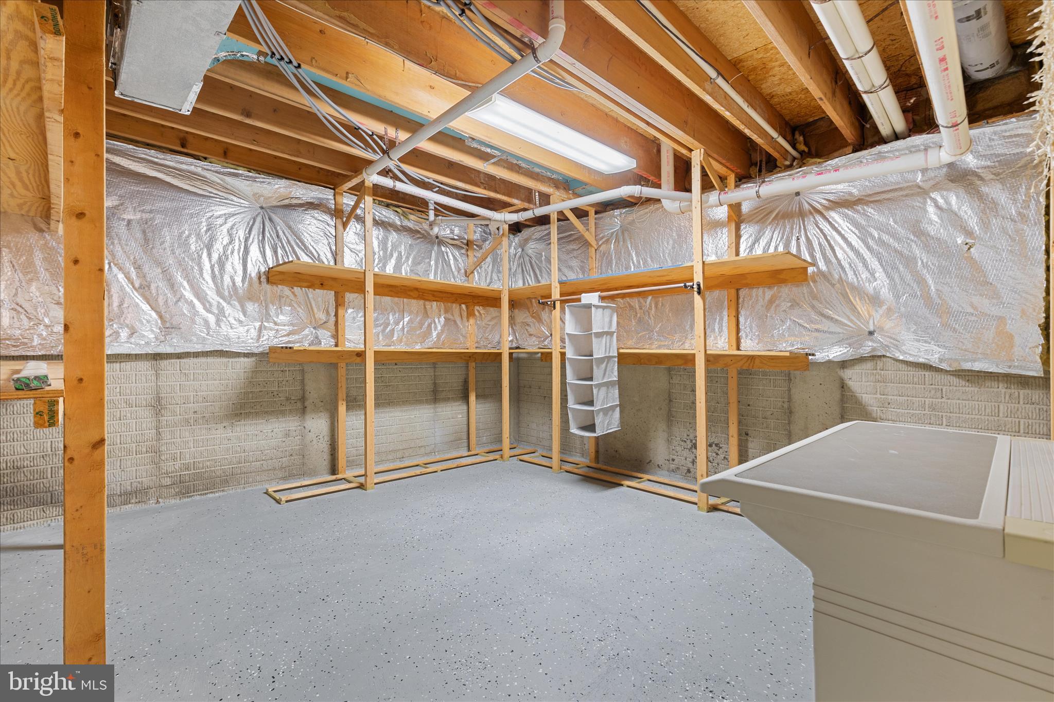 9107 MEADOWCREEK LANE