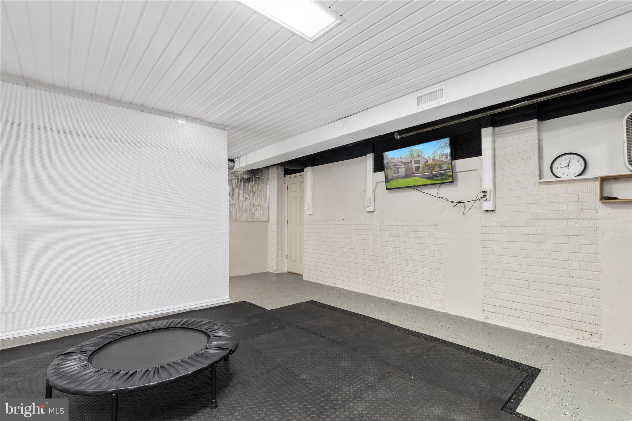 9107 MEADOWCREEK LANE