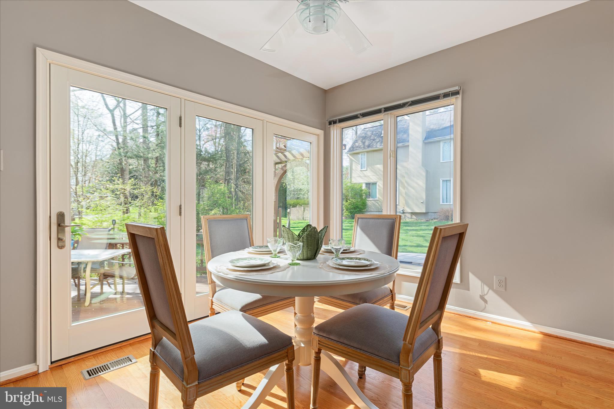 9107 MEADOWCREEK LANE