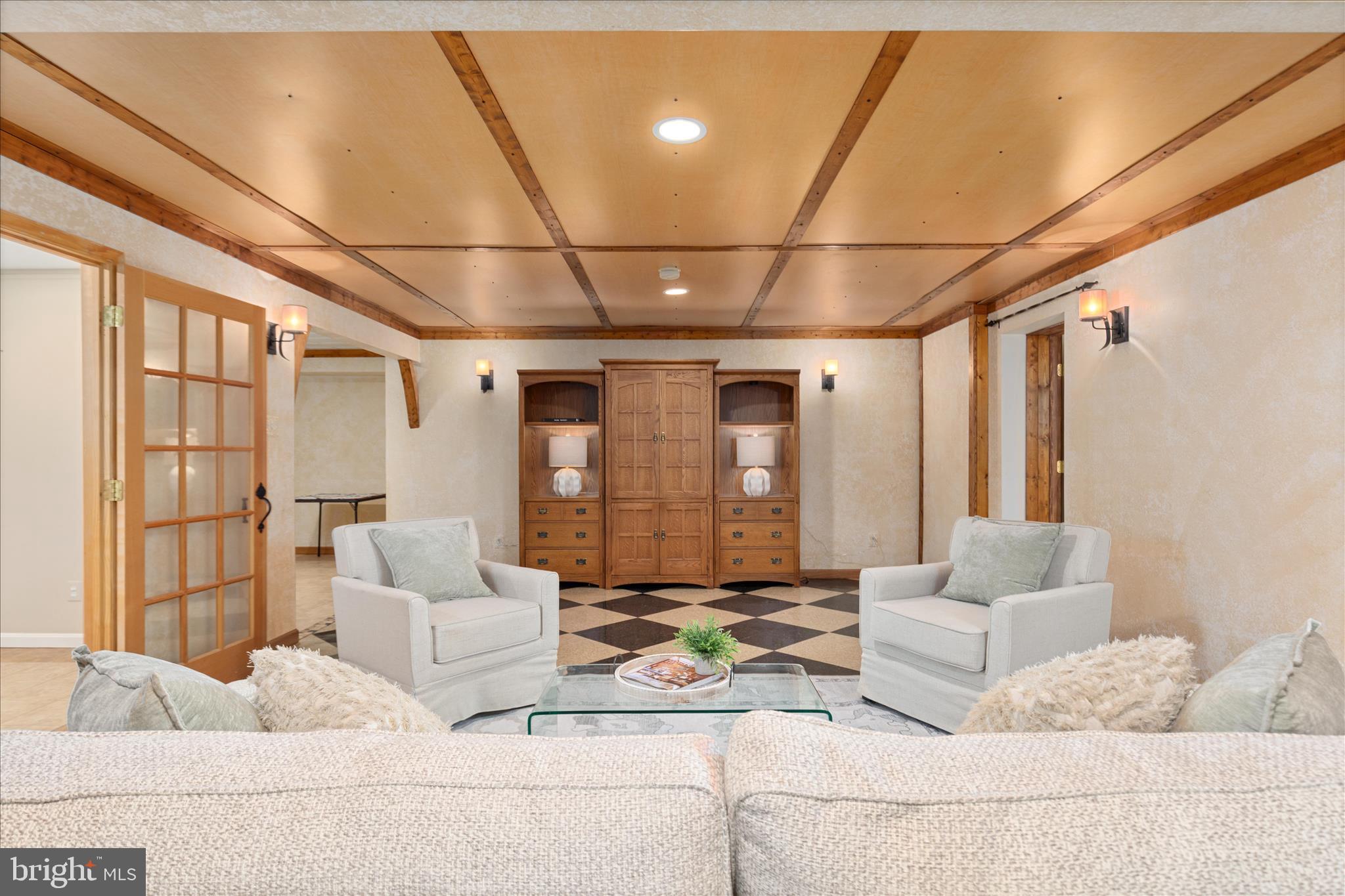 9107 MEADOWCREEK LANE