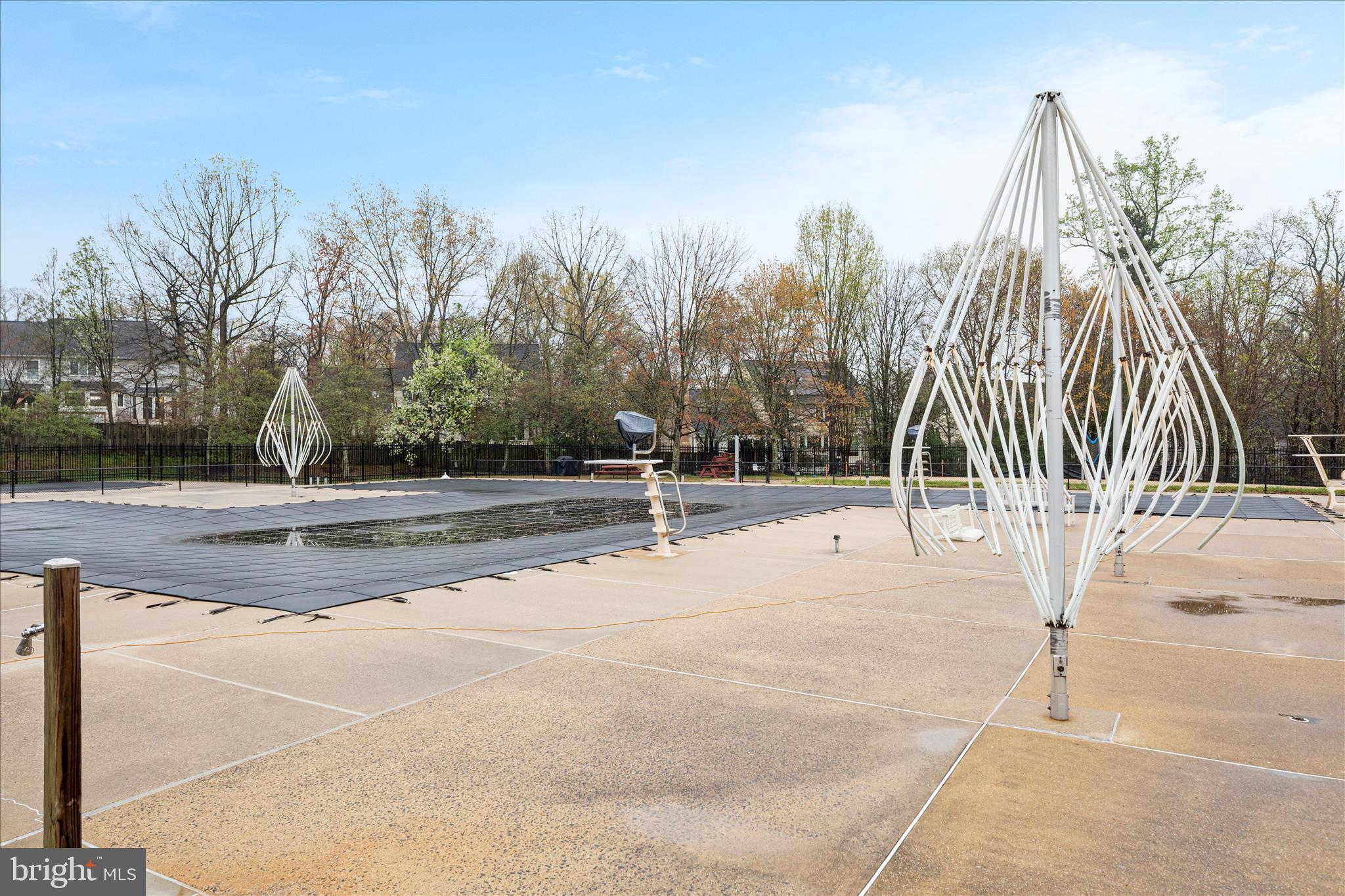 9107 MEADOWCREEK LANE