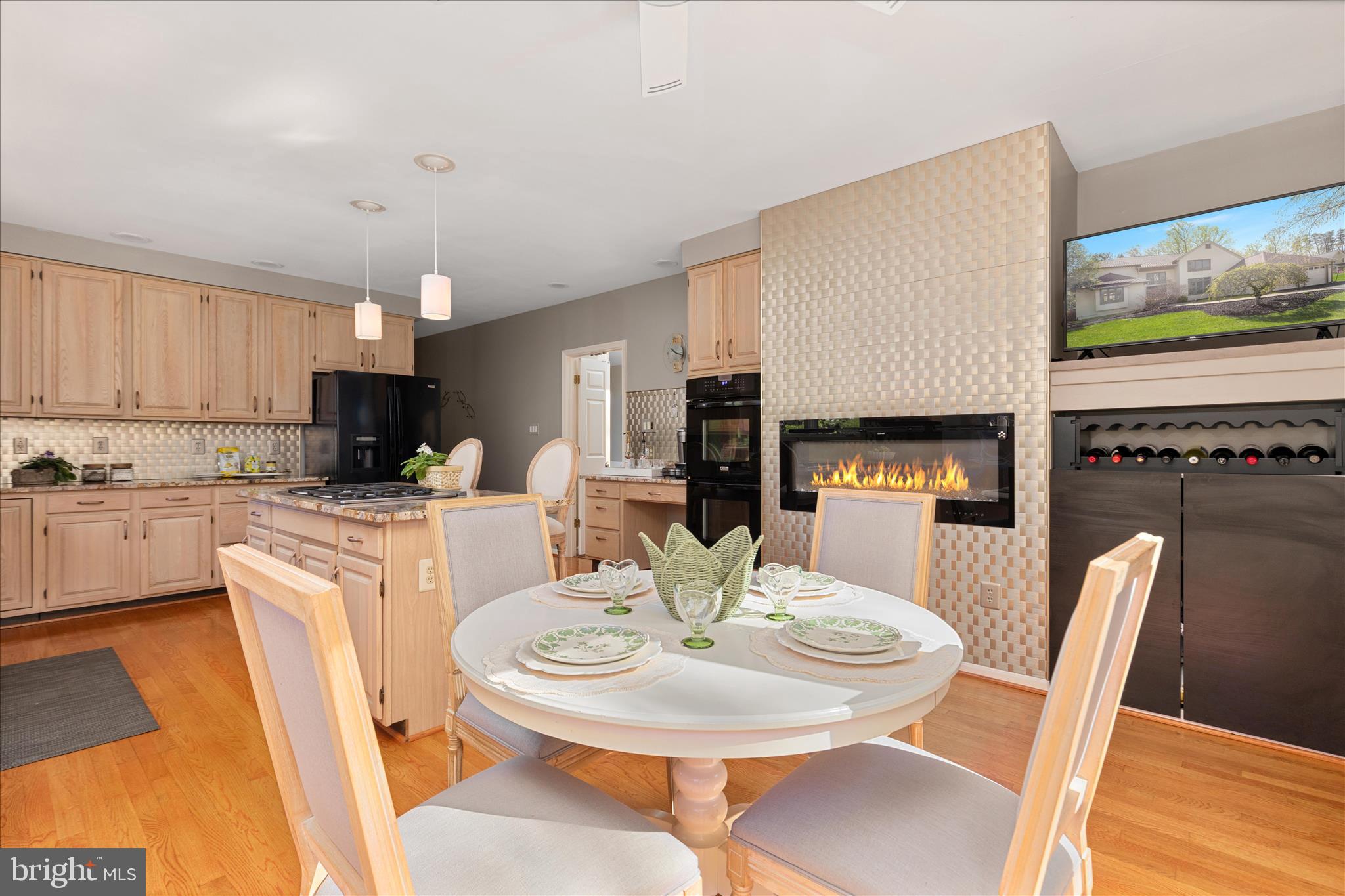 9107 MEADOWCREEK LANE