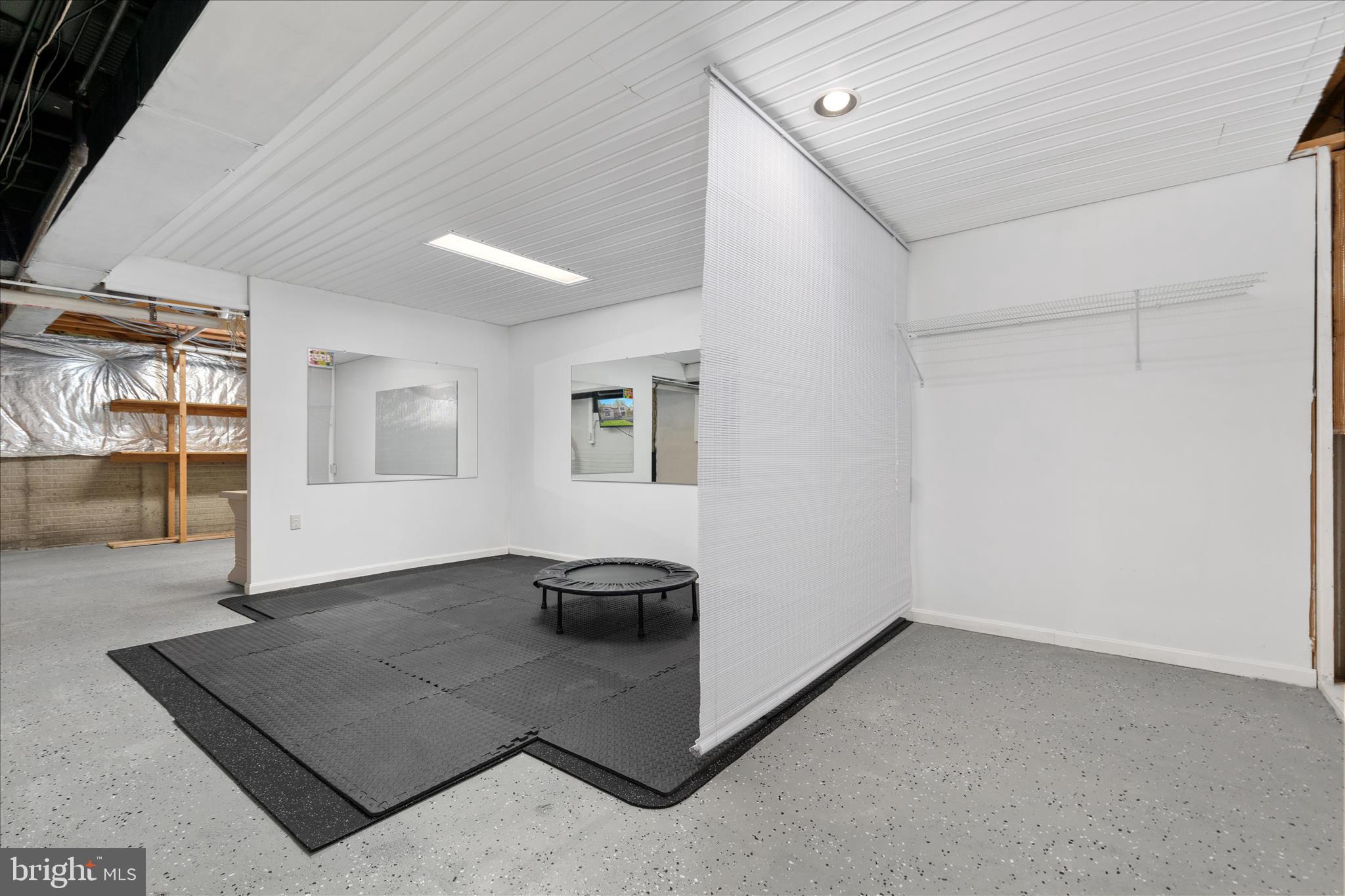 9107 MEADOWCREEK LANE