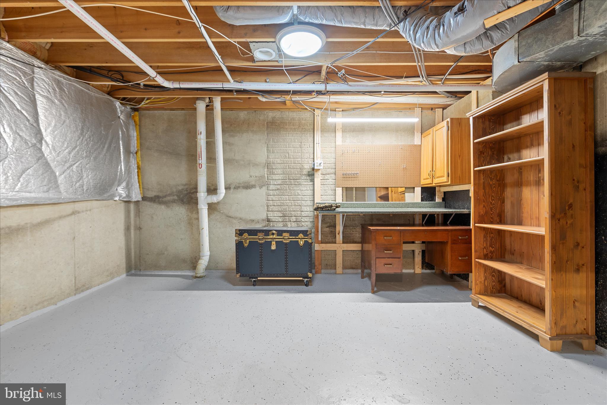 9107 MEADOWCREEK LANE