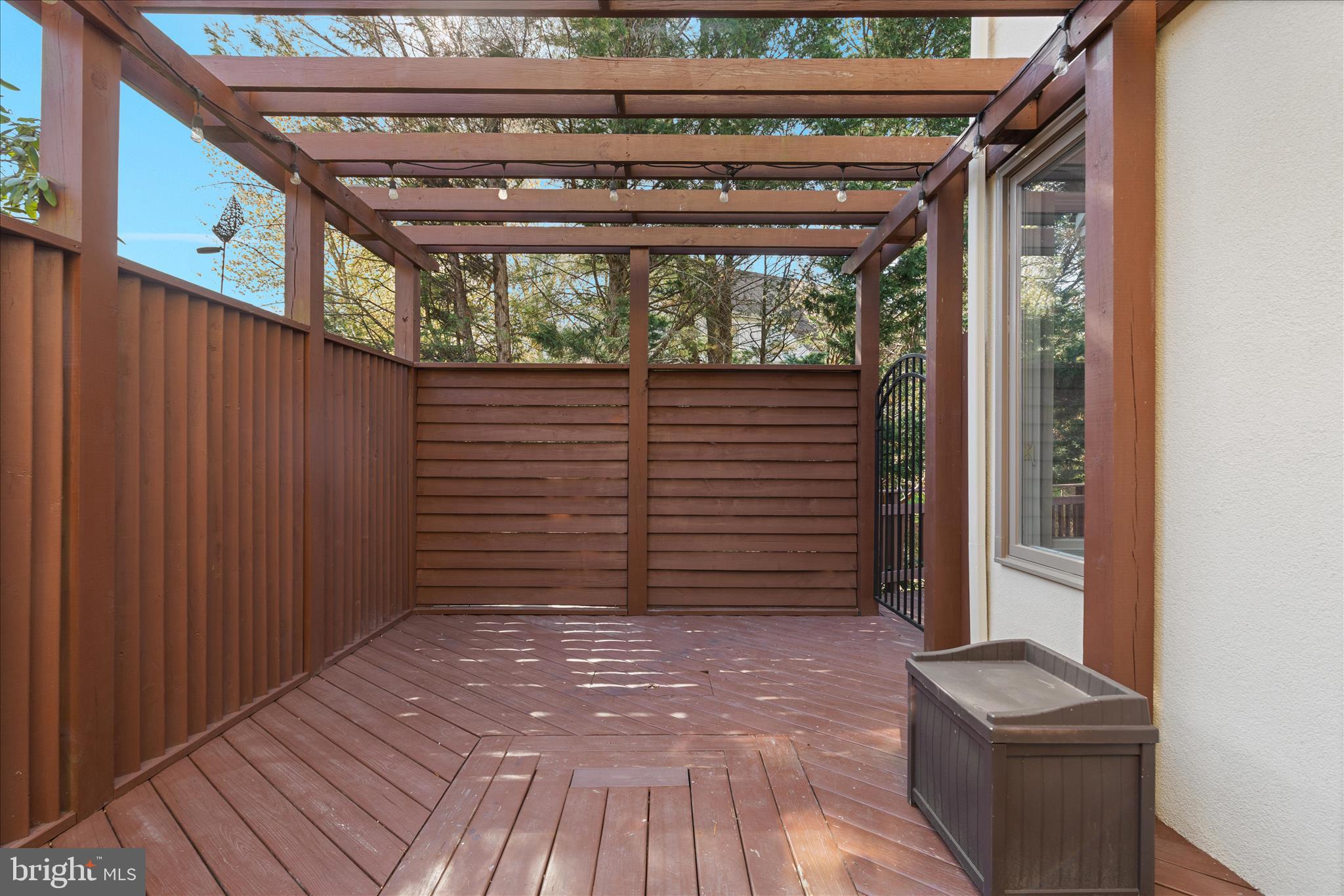 9107 MEADOWCREEK LANE