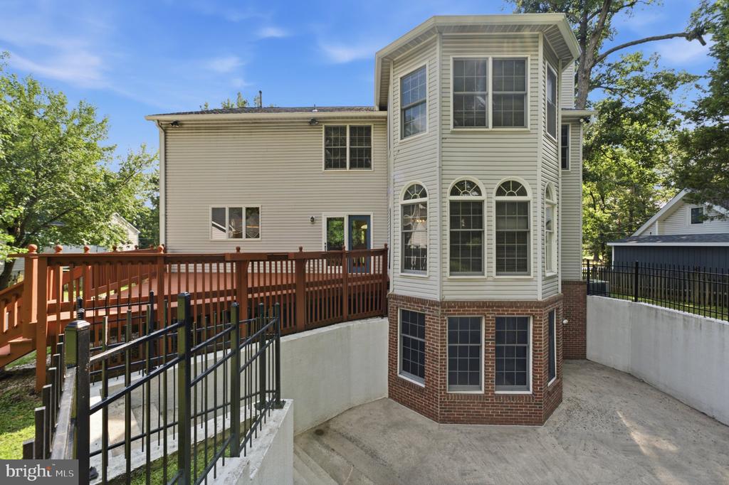 2725 OLDEWOOD DRIVE