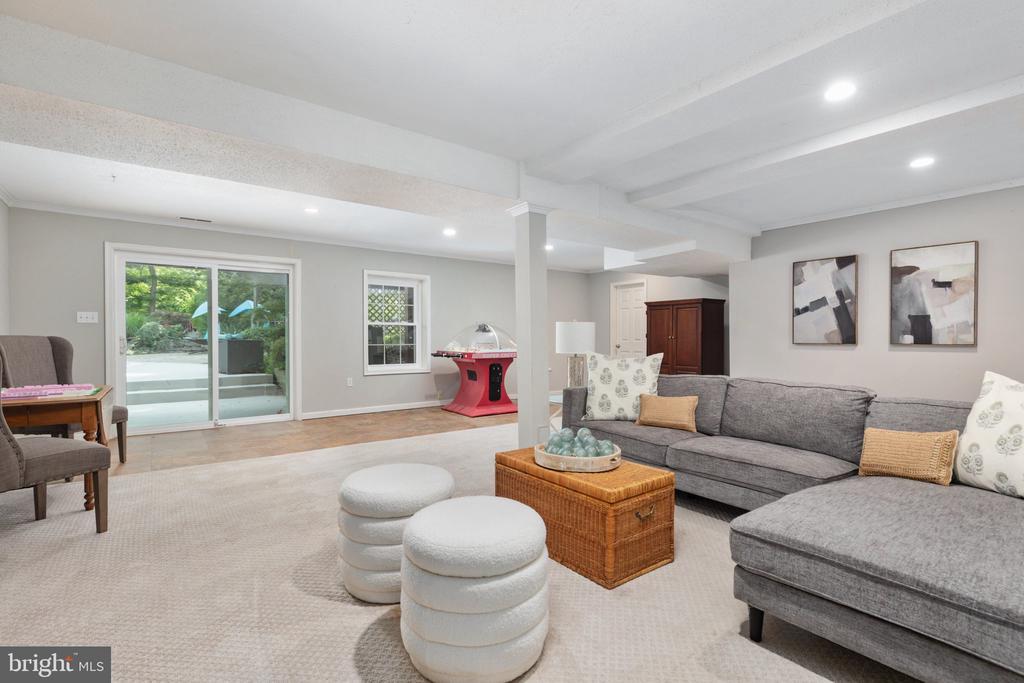 10618 SHADOW LANE