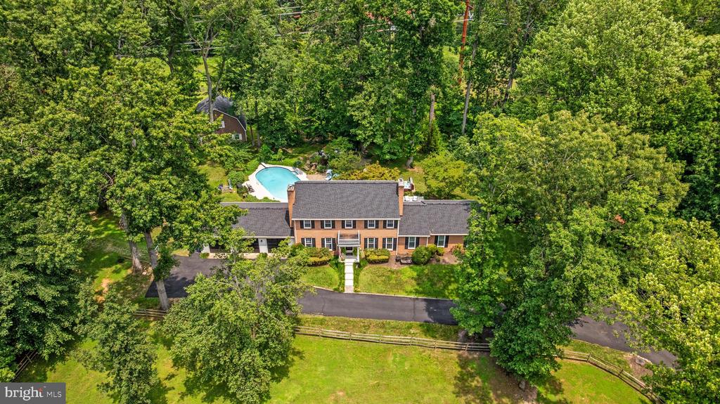 10618 SHADOW LANE