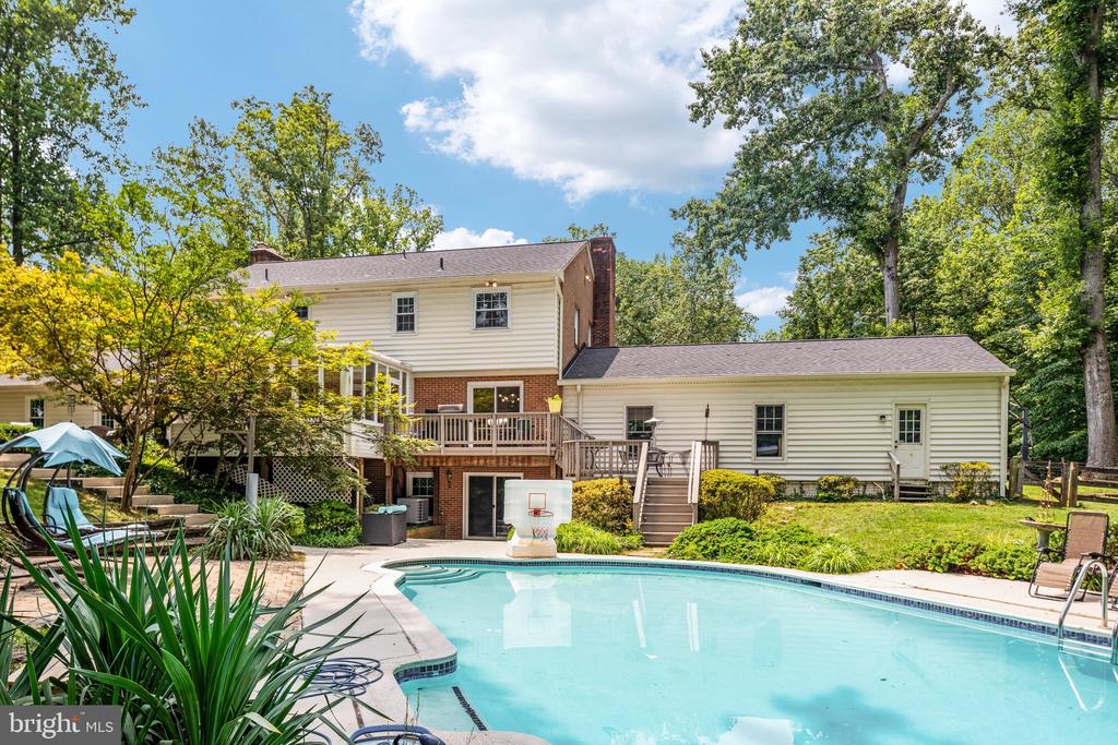 10618 SHADOW LANE