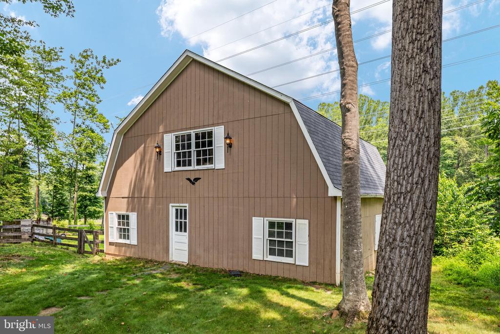 10618 SHADOW LANE