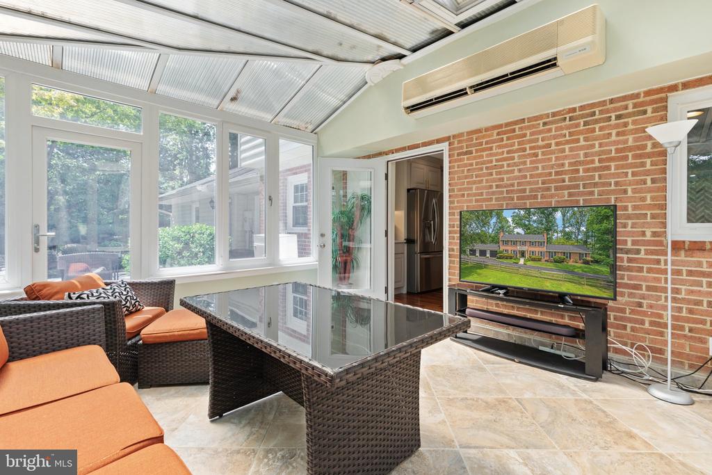 10618 SHADOW LANE