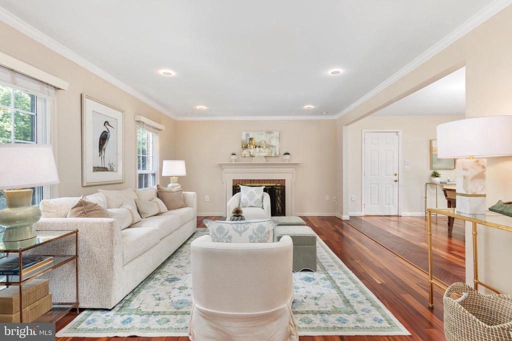 10618 SHADOW LANE
