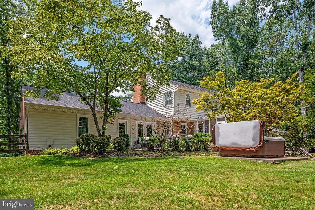 10618 SHADOW LANE
